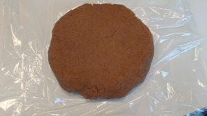 gevulde-speculaas-deeg-in-folie