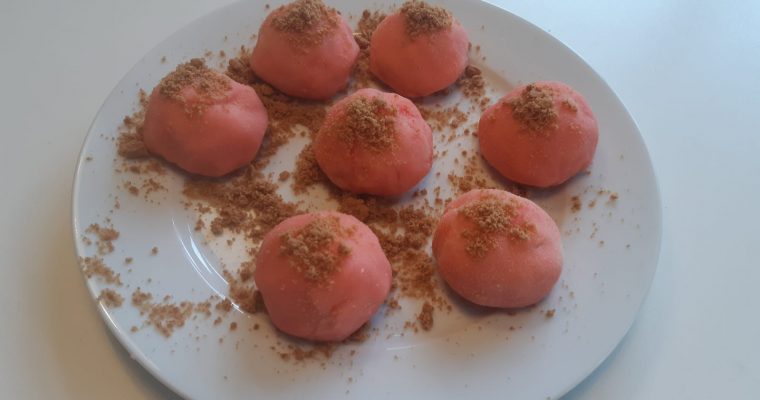 Mochi met aardbeien en speculaas